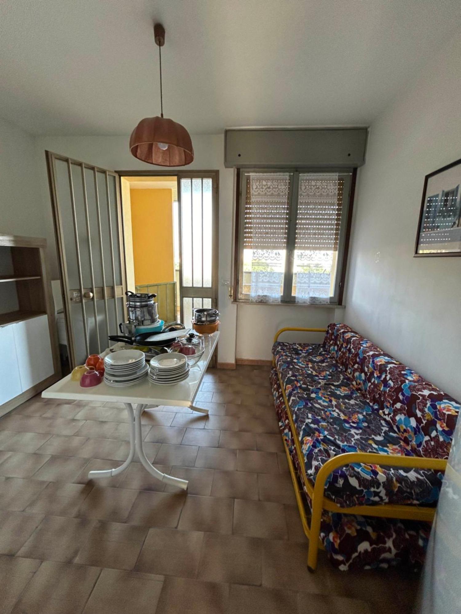 Complesso Mosaico Con Piscina Aperta Giugno Luglio Agosto Appartamenti Sono Arredati Vedi Foto Per Il Check In Agenzia Viale Francesco Petrarca 391 Lido Adriano Ra 외부 사진