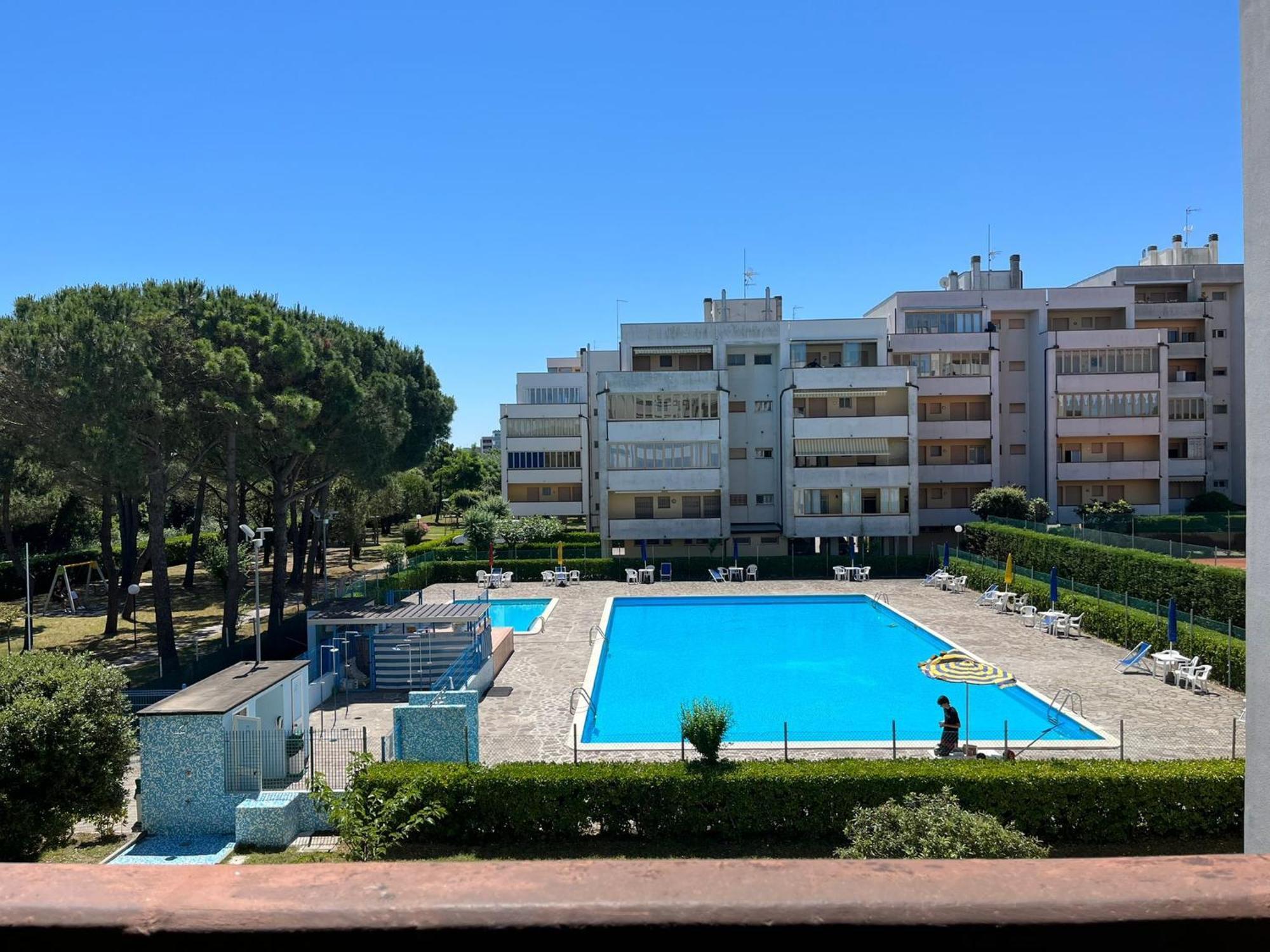 Complesso Mosaico Con Piscina Aperta Giugno Luglio Agosto Appartamenti Sono Arredati Vedi Foto Per Il Check In Agenzia Viale Francesco Petrarca 391 Lido Adriano Ra 외부 사진